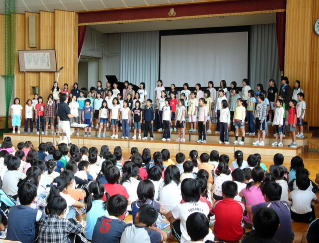 校内で発表の機会をいただきました。日々の練習の成果を…。