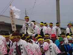 桜吹雪が綺麗な法被