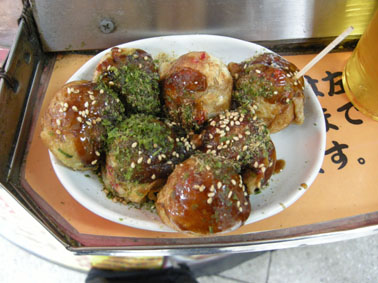 新梅田食堂街で食べたたこ焼き