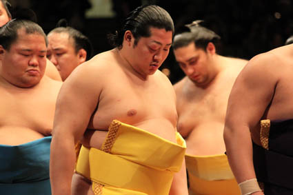 ق炵ēyU肷鉓